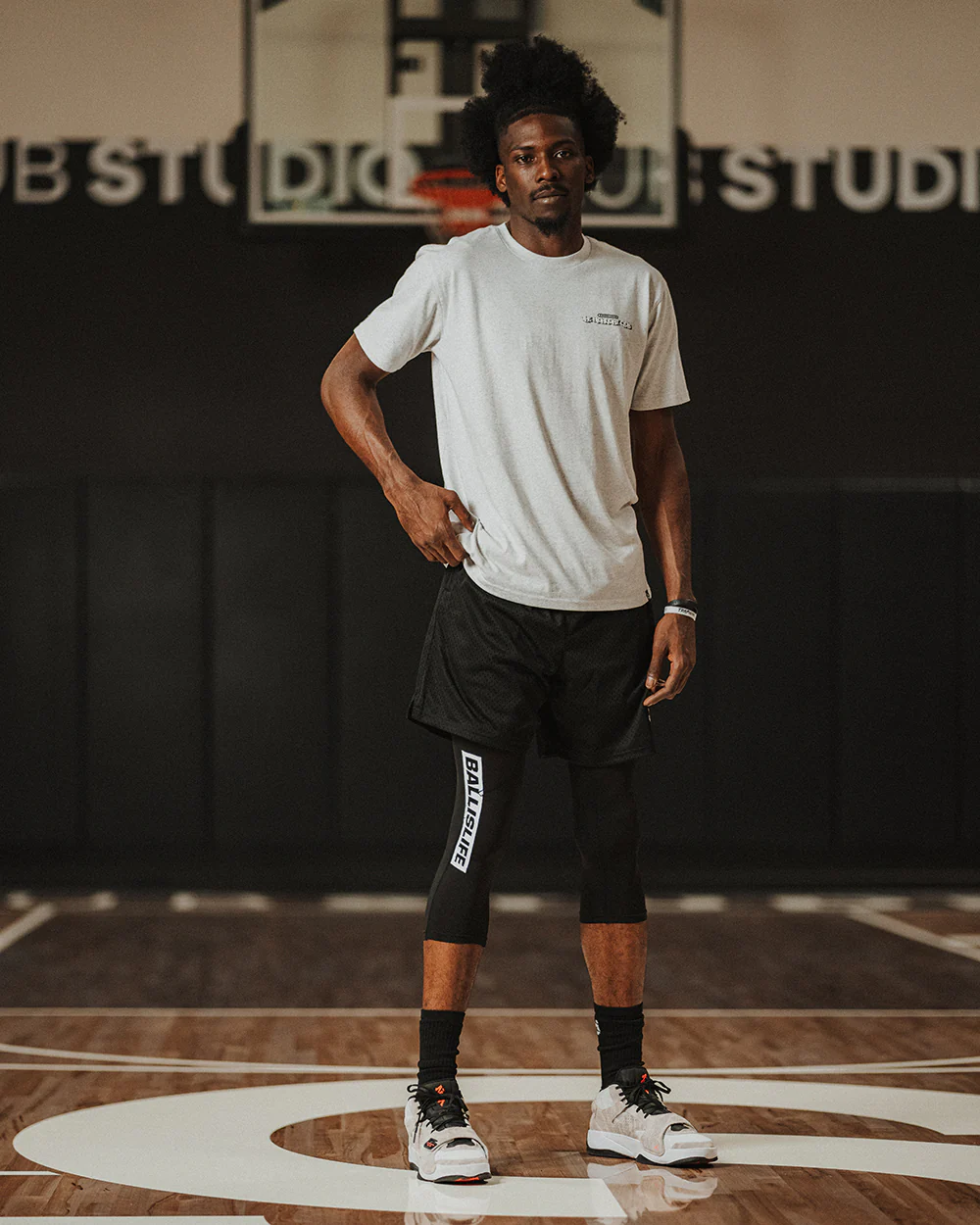 BL3 3/4 Compression Tights in Black - Image 4