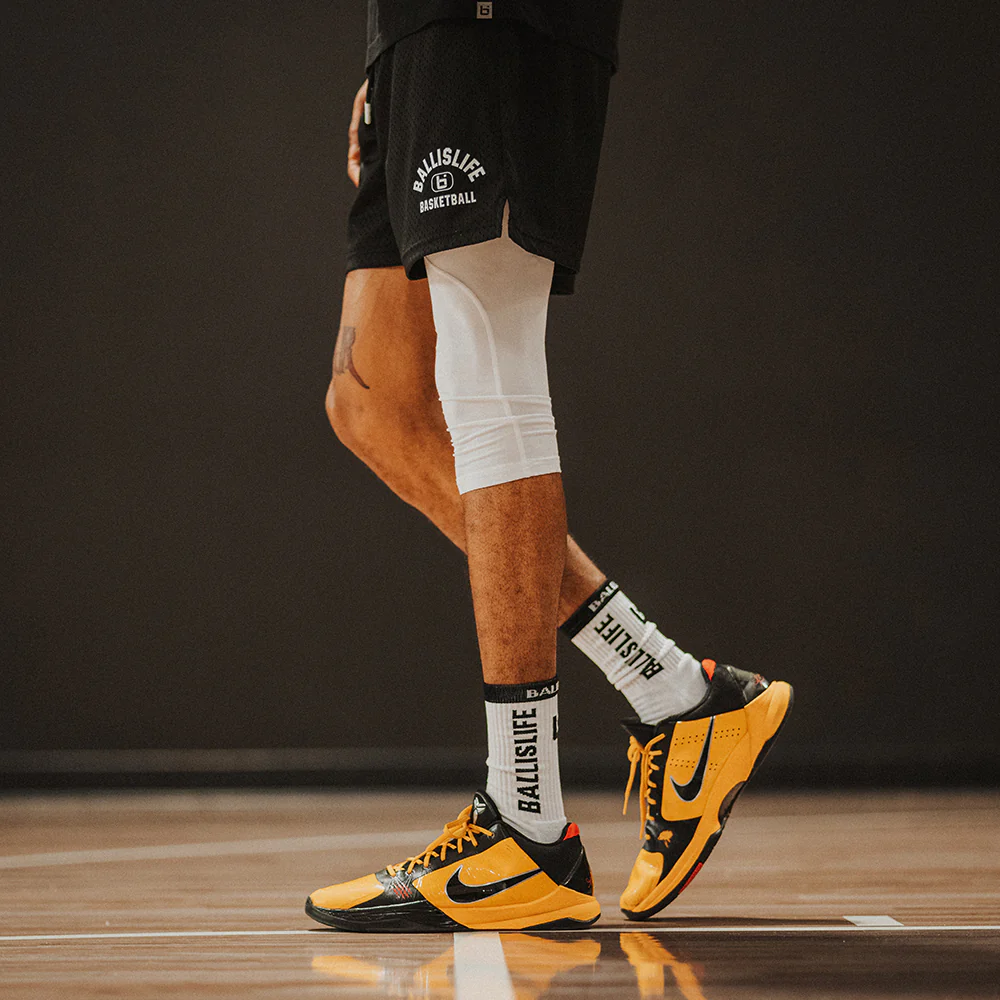 DN1 One Leg Compression Tights in White - Image 5