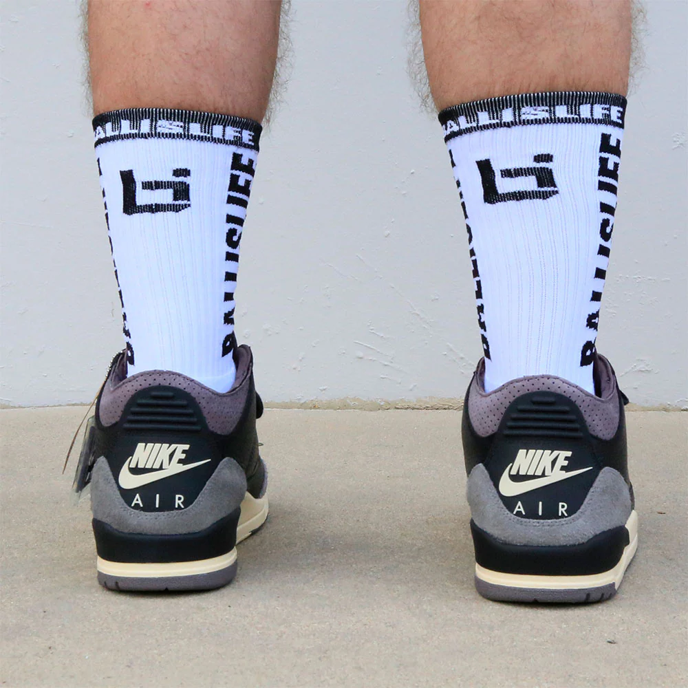 Elite Socks in White/Black - Image 3