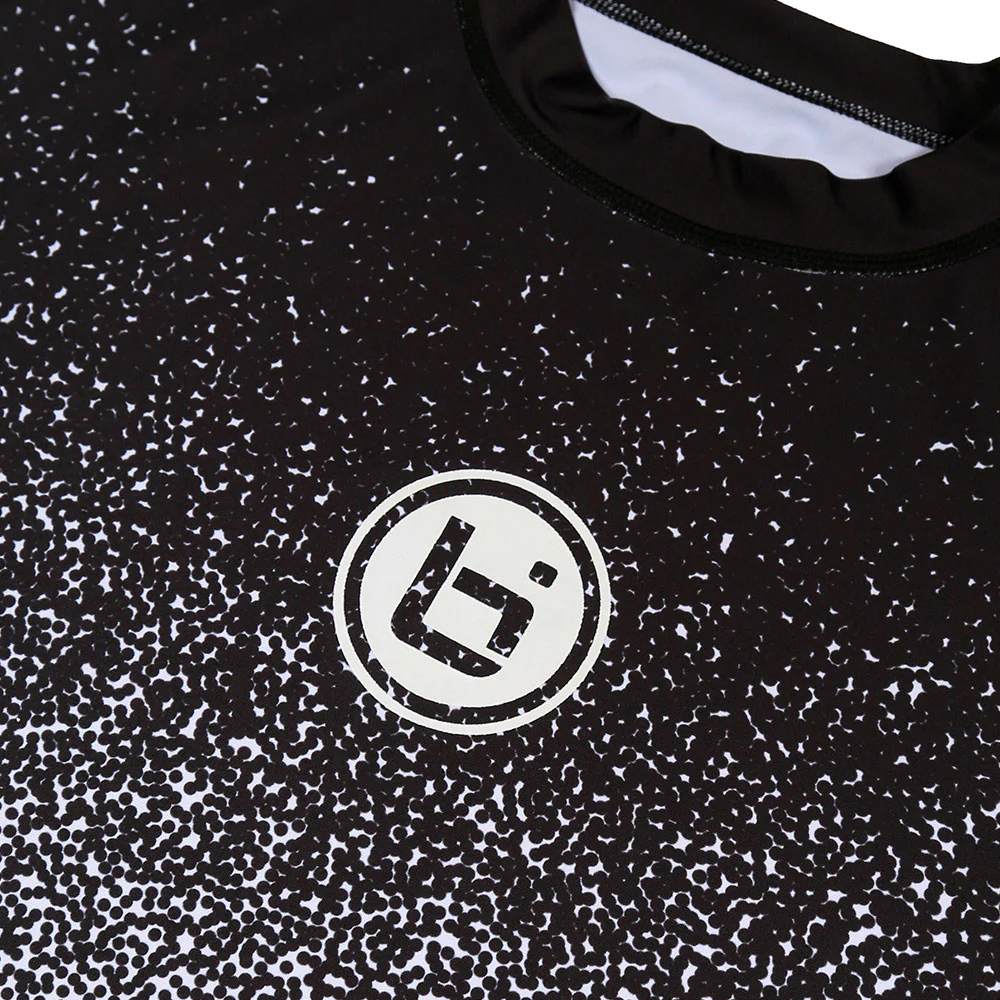 P4 Compression Tee in Black/White - Image 4
