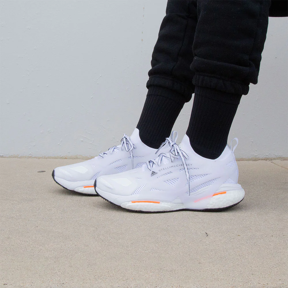 Solid Extra Cushioned Mid Socks in Black - Image 3