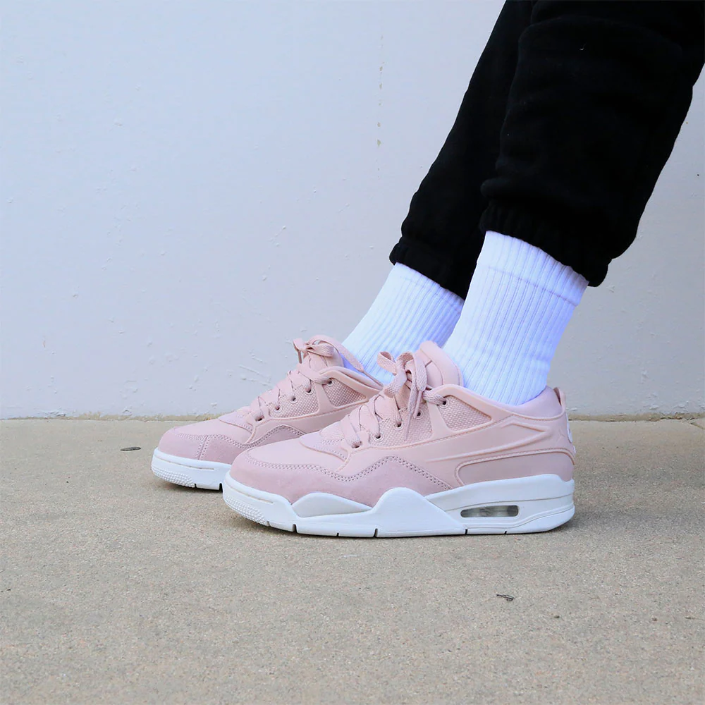 Solid Extra Cushioned Mid Socks in White - Image 3
